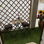 Civico 56 Alloggio in famiglia *